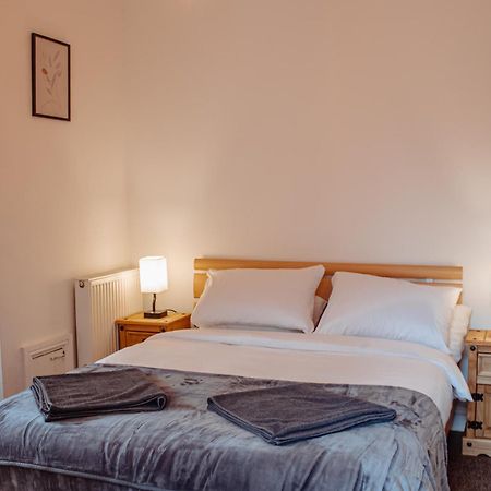 Spacious Flat With Free Parking Apartment Harrogate Exterior foto